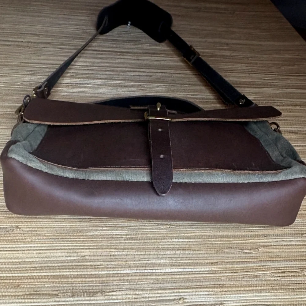 Naturalist Baggley Brief